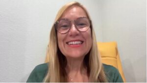 Dr. Lois-Lynn Deuel