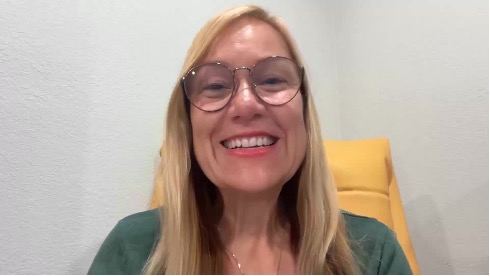 Dr. Lois-Lynn Deuel